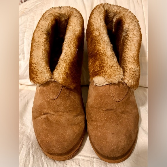 Lamo Men’s Classic Chestnut Booties Slip Ons Suede Uppers Faux Fur Lining Sz 13 - Picture 3 of 7